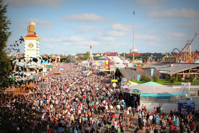 Read more about the article Oktoberfest is Coming! Check Out These Affordable Tours