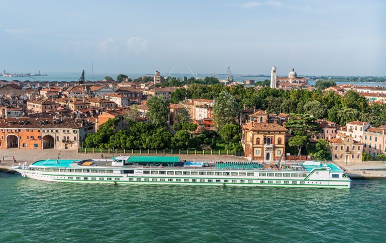 Read more about the article How to enjoy a river cruise on a budget